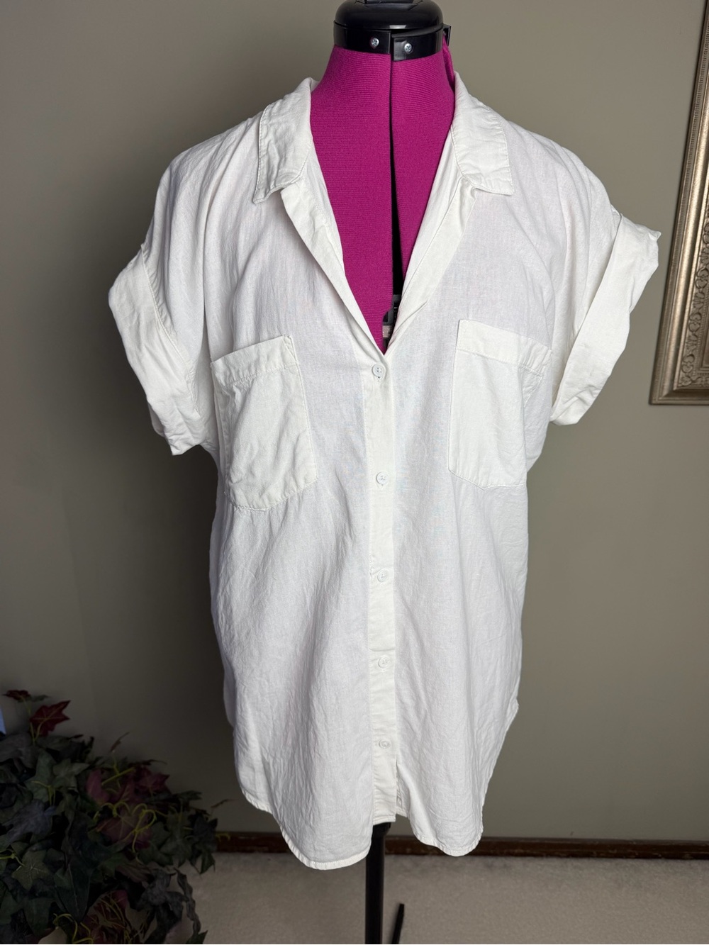 Thread and Supply Cream Linen Blend Short Sleeve Top Sz M